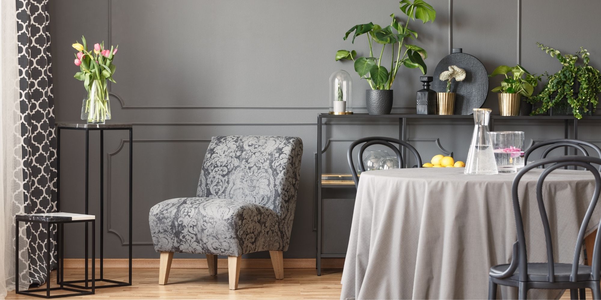 décoration gris anthracite dans un salon