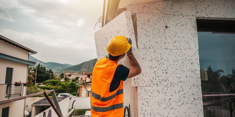 Isolation par l'extérieur avec du polystyrène