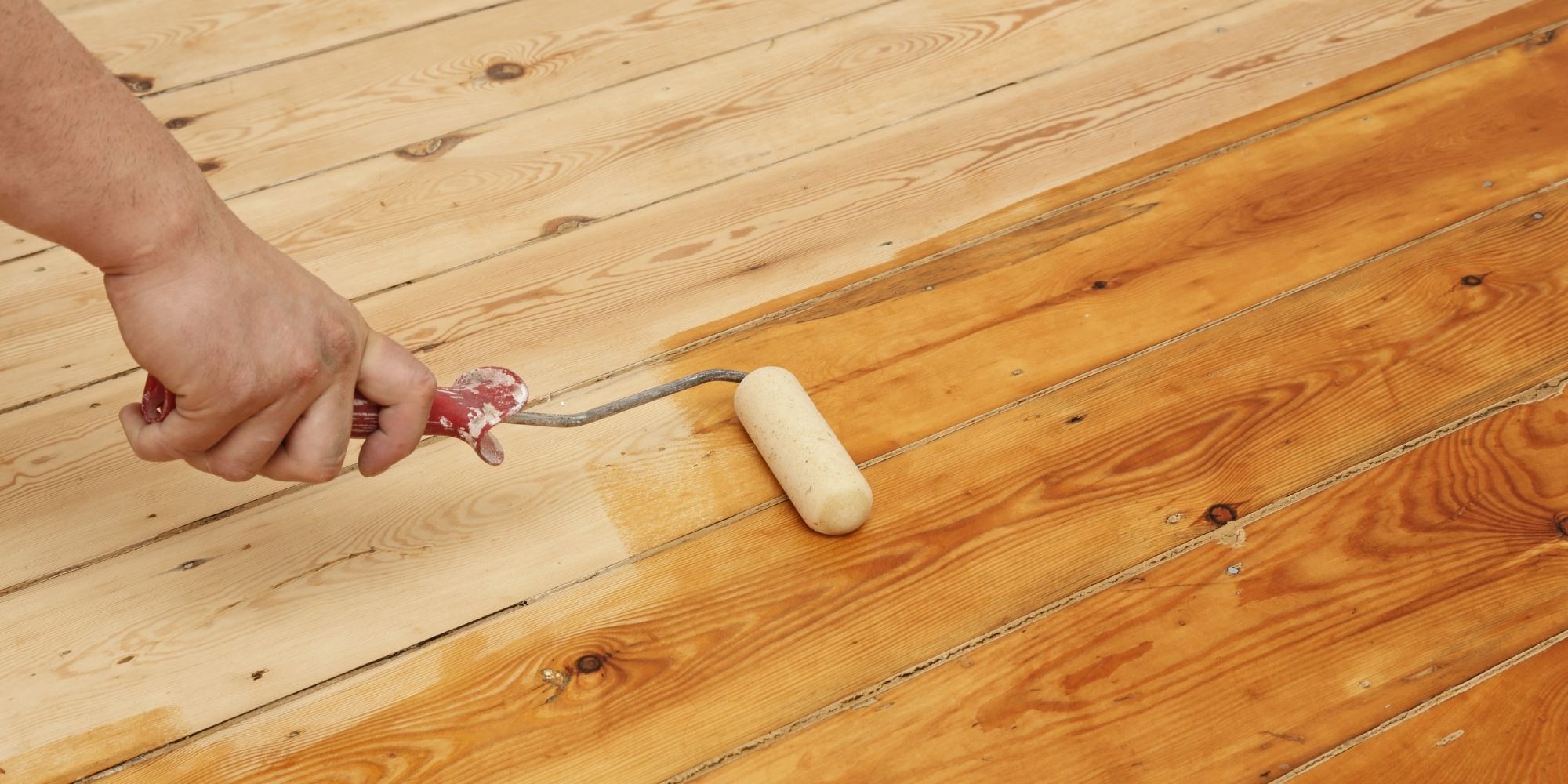 parquet en train d'être vitrifié