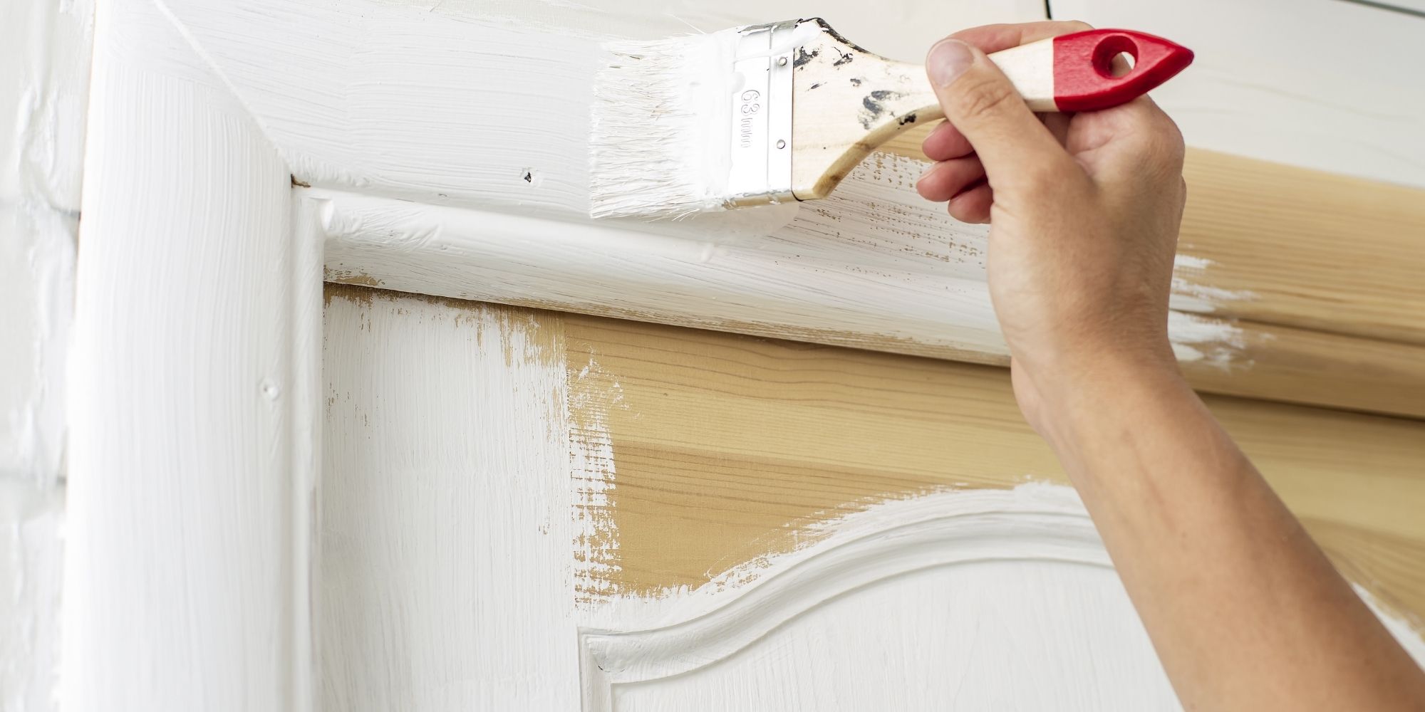 peinture d'une porte intérieure