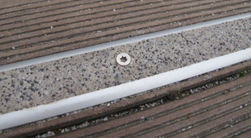 lame antidérapante pour terrasse bois