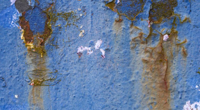 lorsque la peinture est rouillee il est temps de la decaper du metal