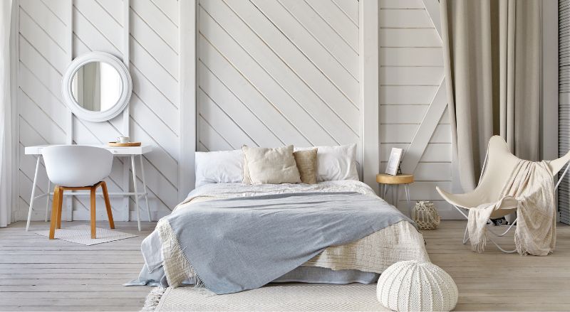 parquet blanc vieilli dans une chambre
